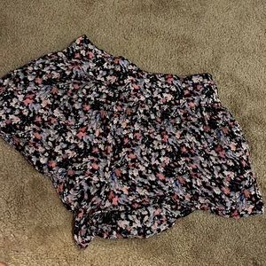 Floral Patterned Shorts Size Medium American Eagle Outfitters